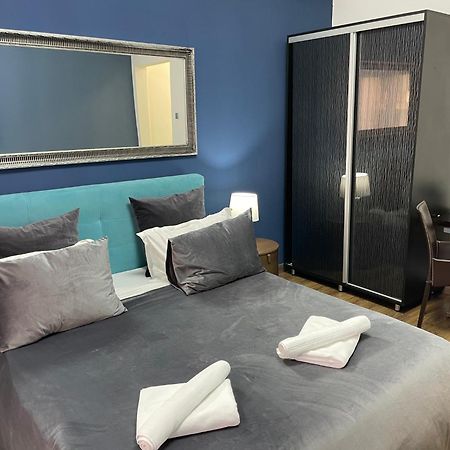 Metropole Apartments Studio City Bukares Bagian luar foto