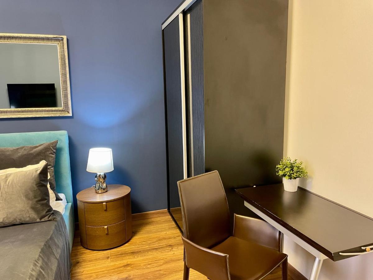 Metropole Apartments Studio City Bukares Bagian luar foto