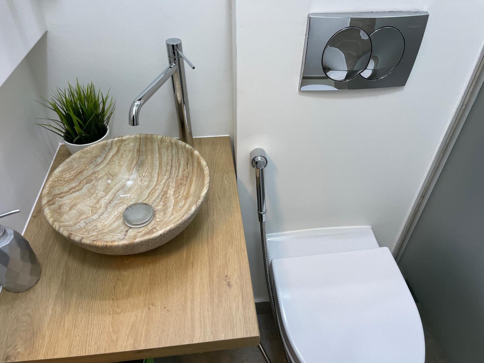 Metropole Apartments Studio City Bukares Bagian luar foto