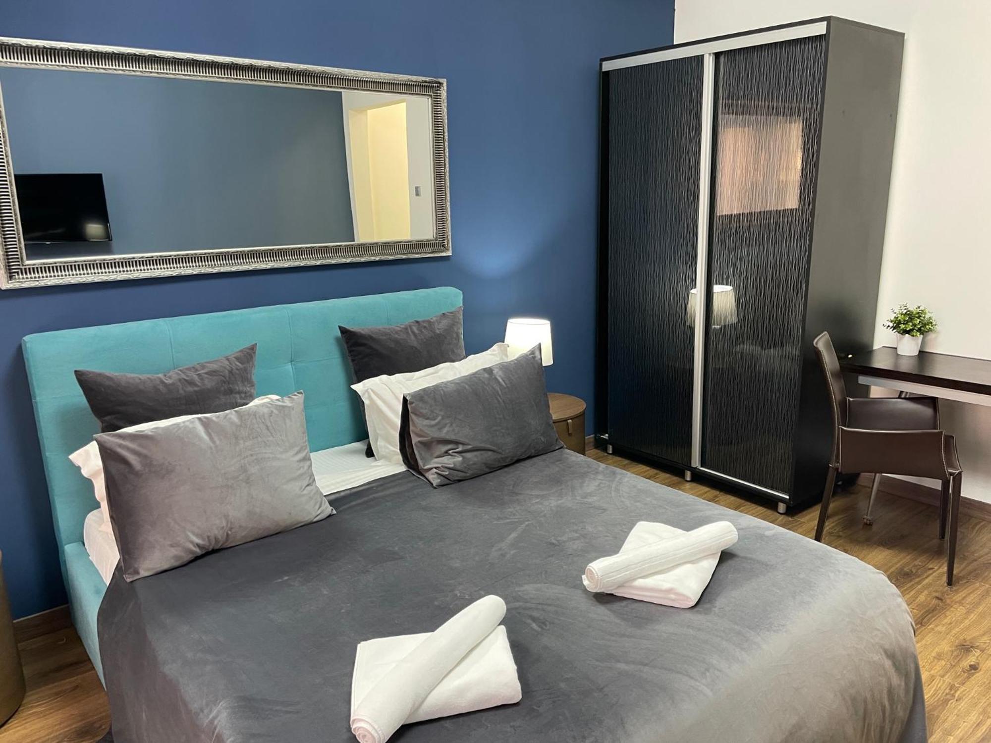 Metropole Apartments Studio City Bukares Bagian luar foto